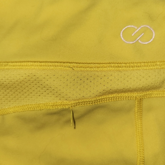 Calia by Carrie Underwood Yellow Cropped 3/4 Legging - Picture 4 of 5
